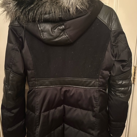 JUICY COUTURE Black puffer coat with faux fur hood-womens small - Picture 4 of 5